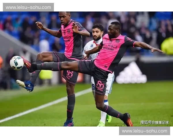 尼斯一球小胜兰斯 凭借低位防守与高效定位球战术